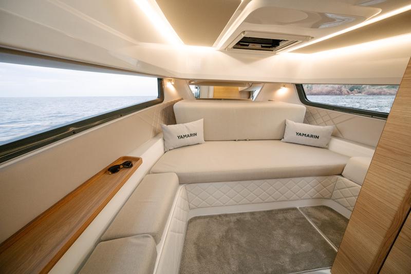 Yamarin Aura bow cabin